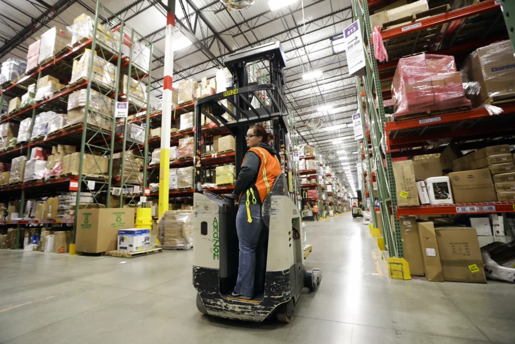 Top High-Paying Jobs in High Demand — Competitive Salaries Up to 3,000 CAD/Month