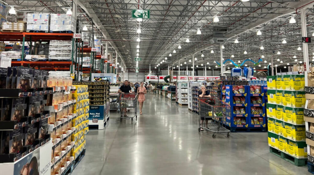 What kind of pay can you expect at Costco in Canada